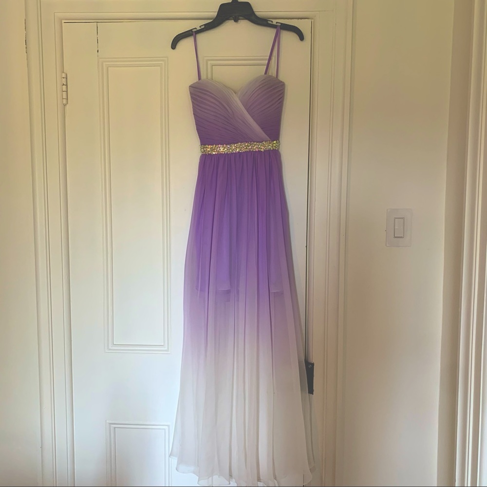 La Femme Prom / Wedding / Grad Formal dress, size 2 - Picture 2 of 16